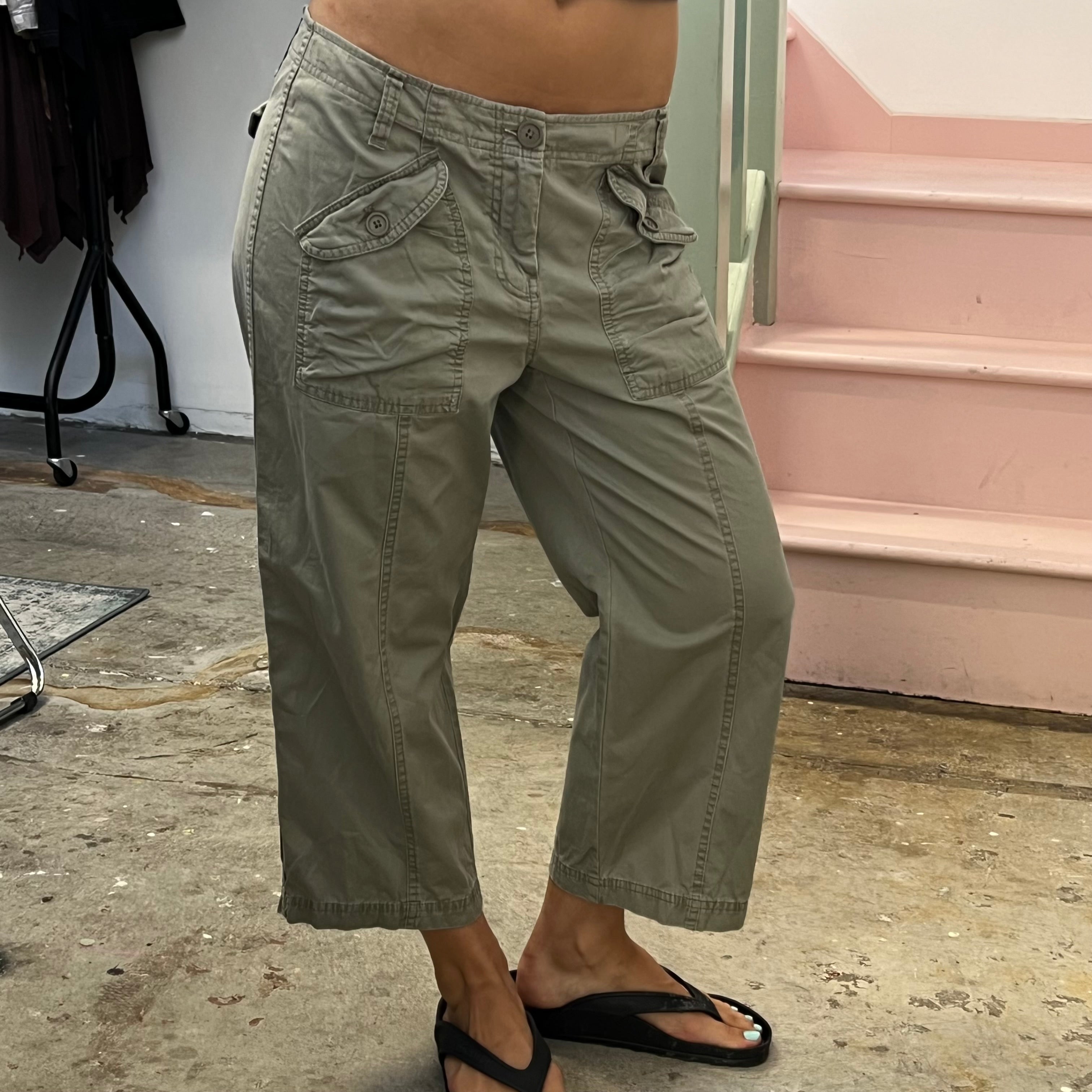 Gap khaki wide leg cargo capris