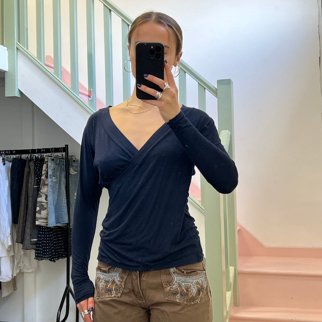 Navy v neck top