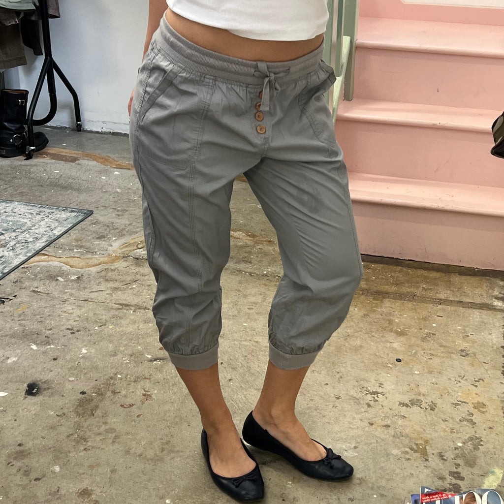 Grey bubble capris