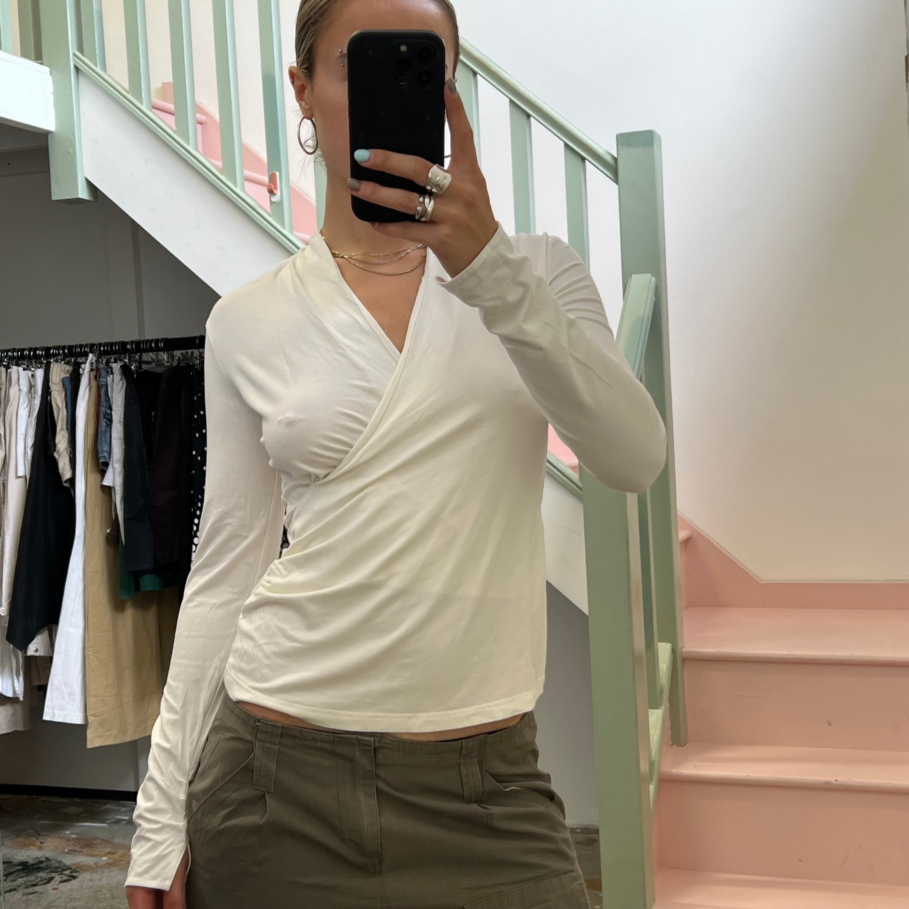 White fitted slouchy v neck top