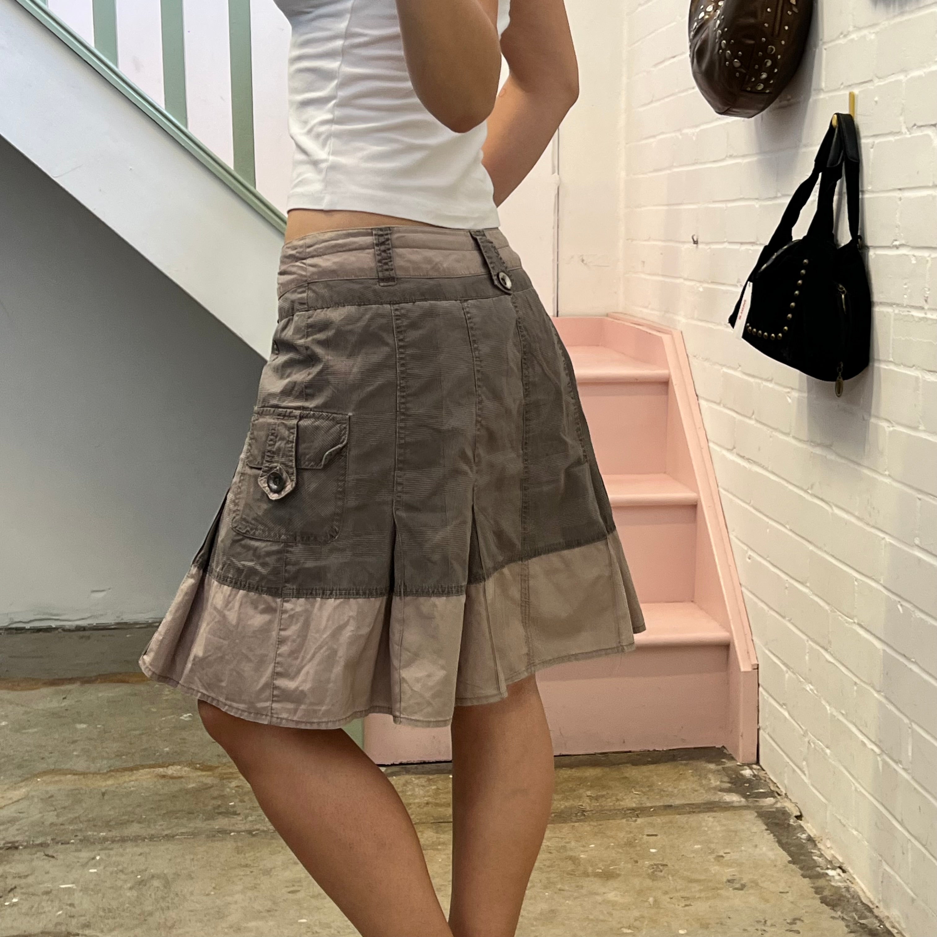 Pleated checkered low rise midi skirt