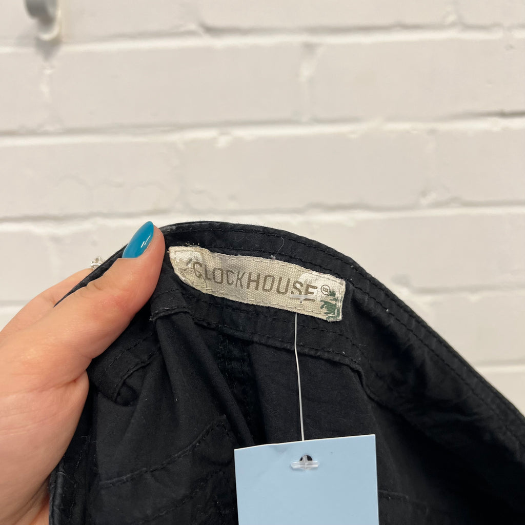 Black low rise cargo capris