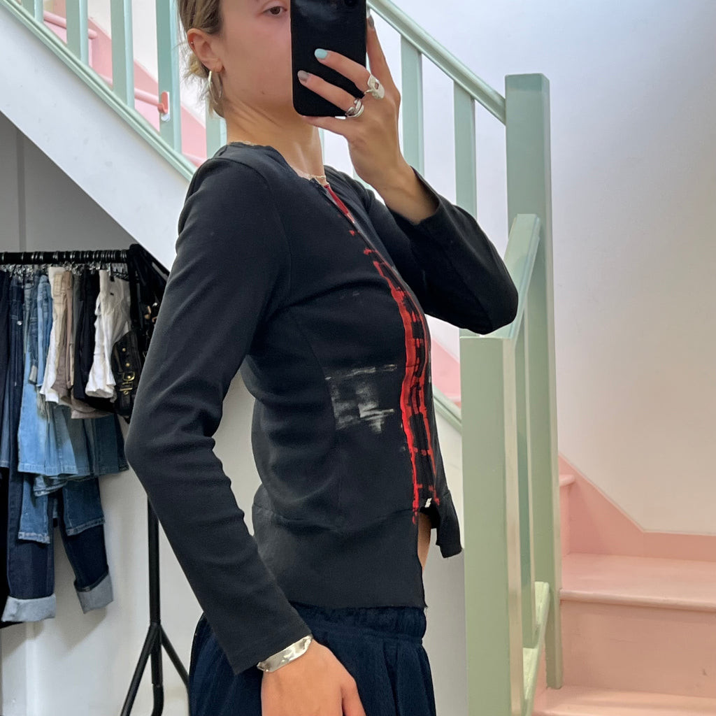 Black and red graphic print zip top