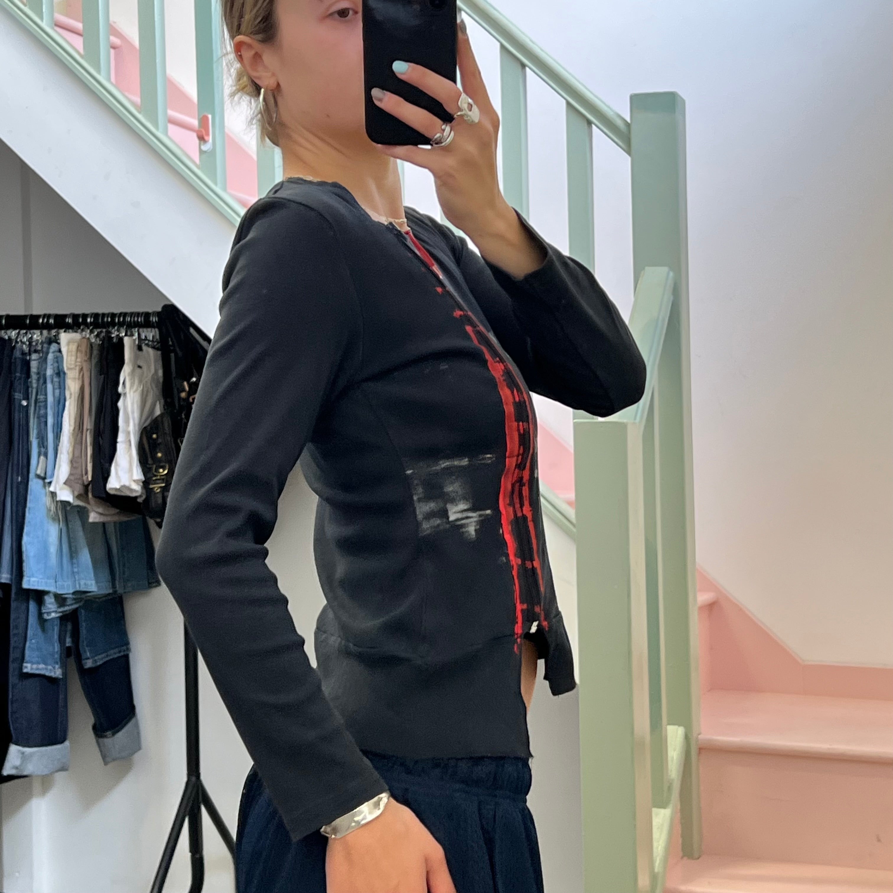Black and red graphic print zip top