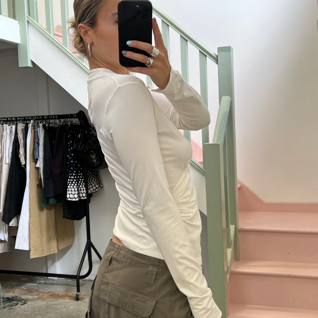 White fitted slouchy v neck top