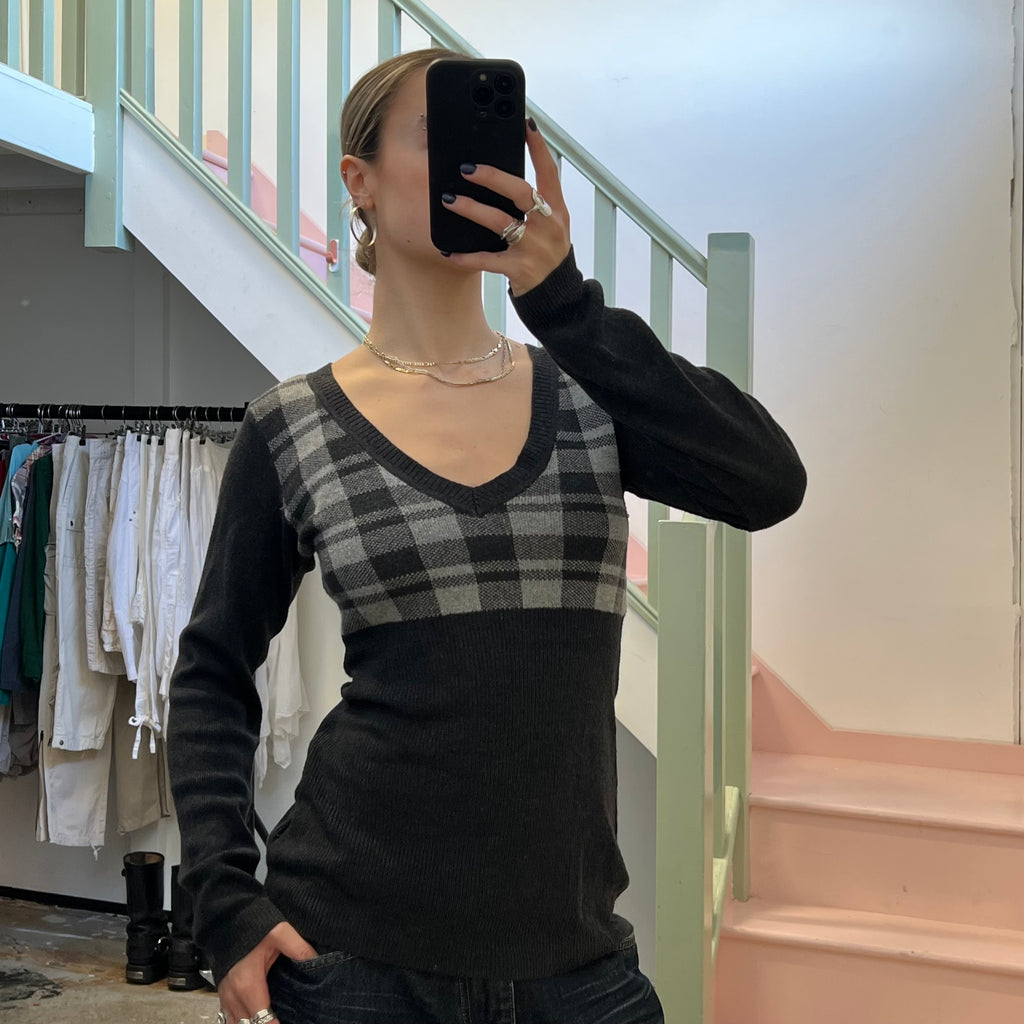 Black v neck check sweater