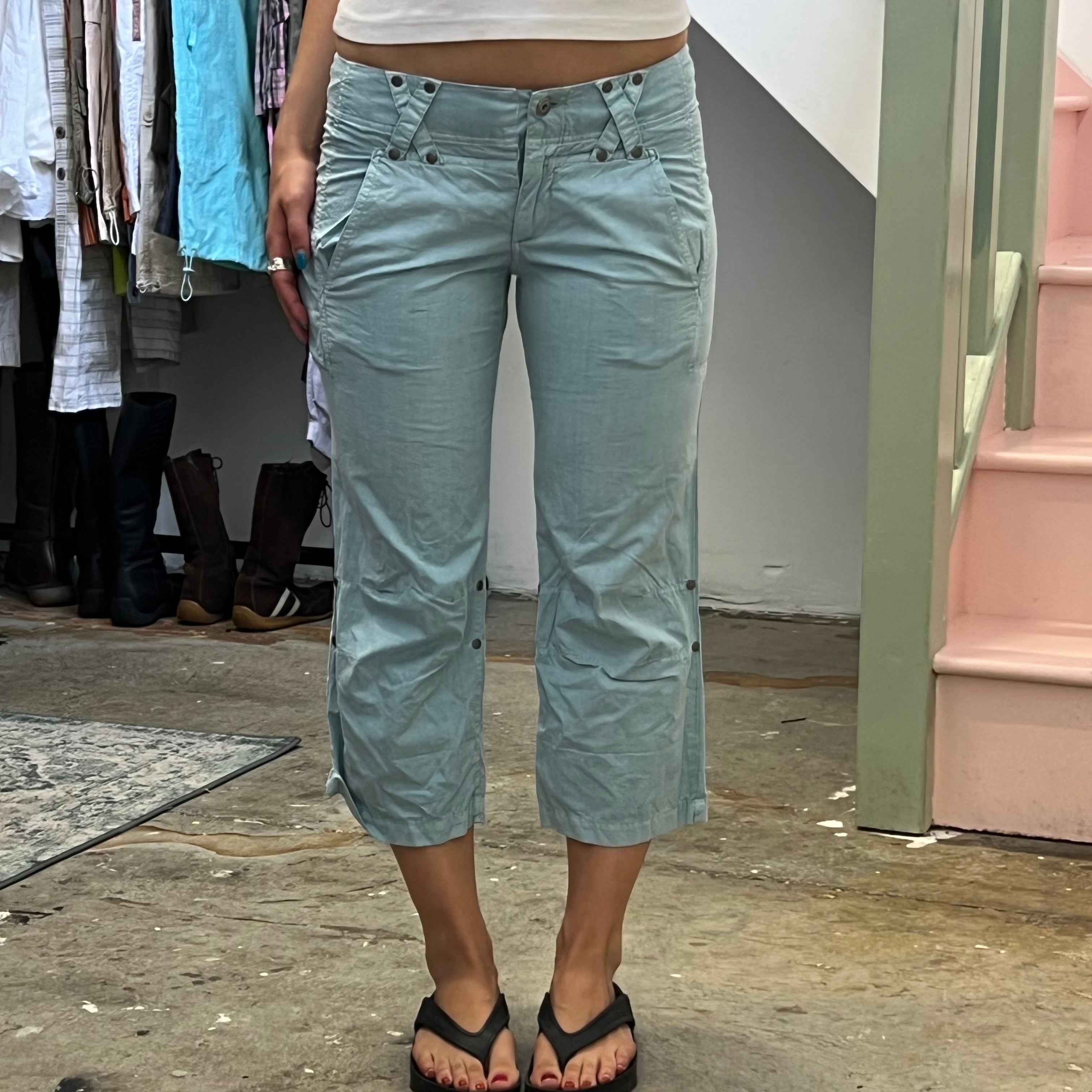 Fishbone baby blue fitted capris
