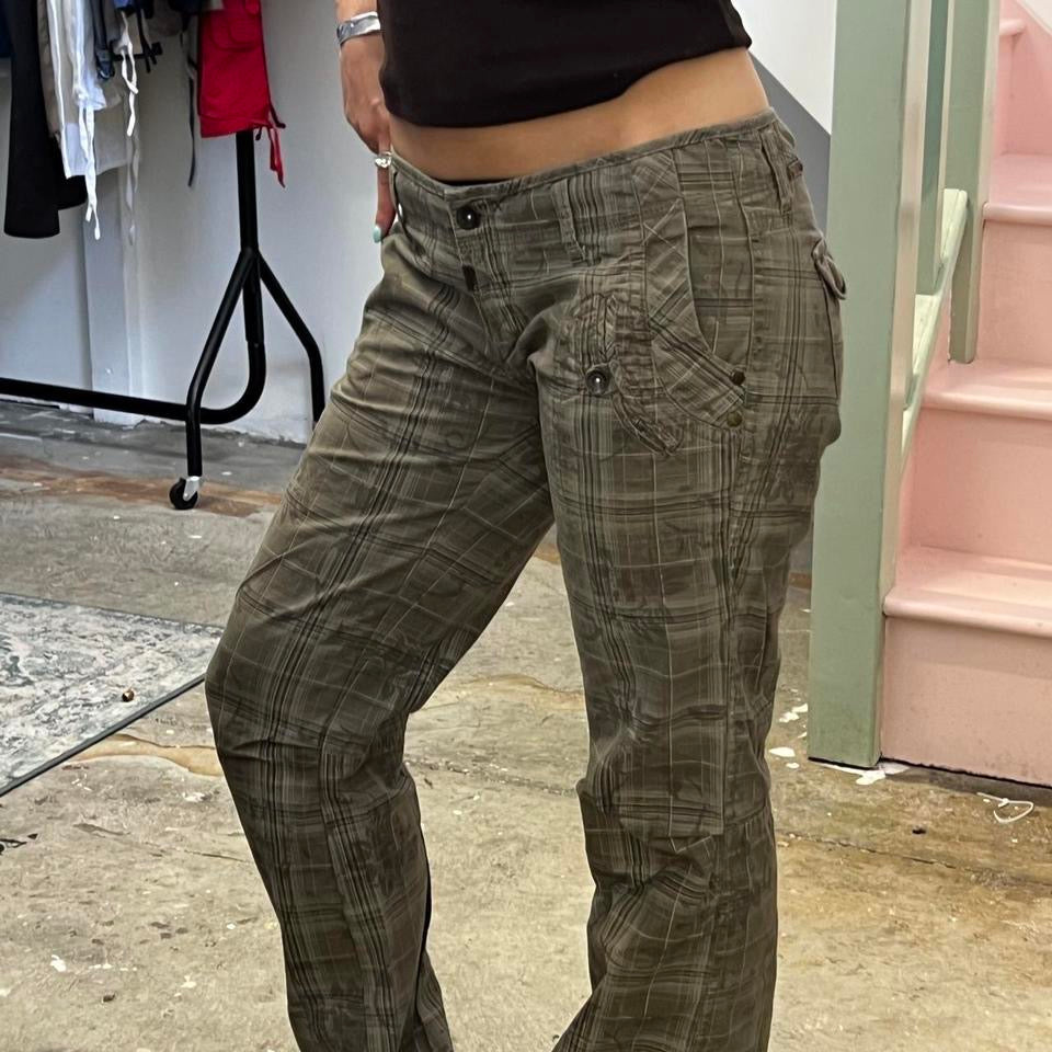 Khaki checkered low rise wide leg cargos