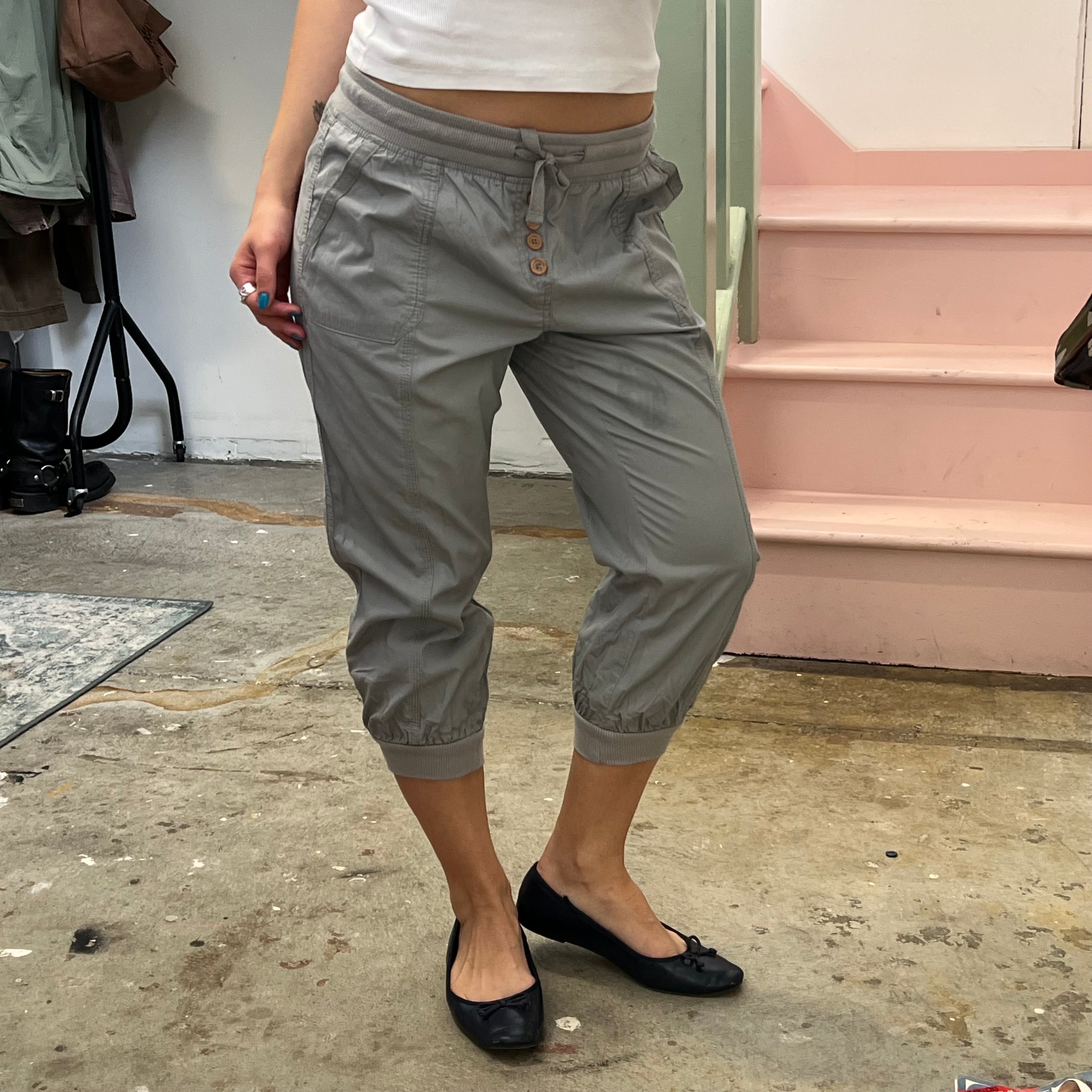 Grey bubble capris
