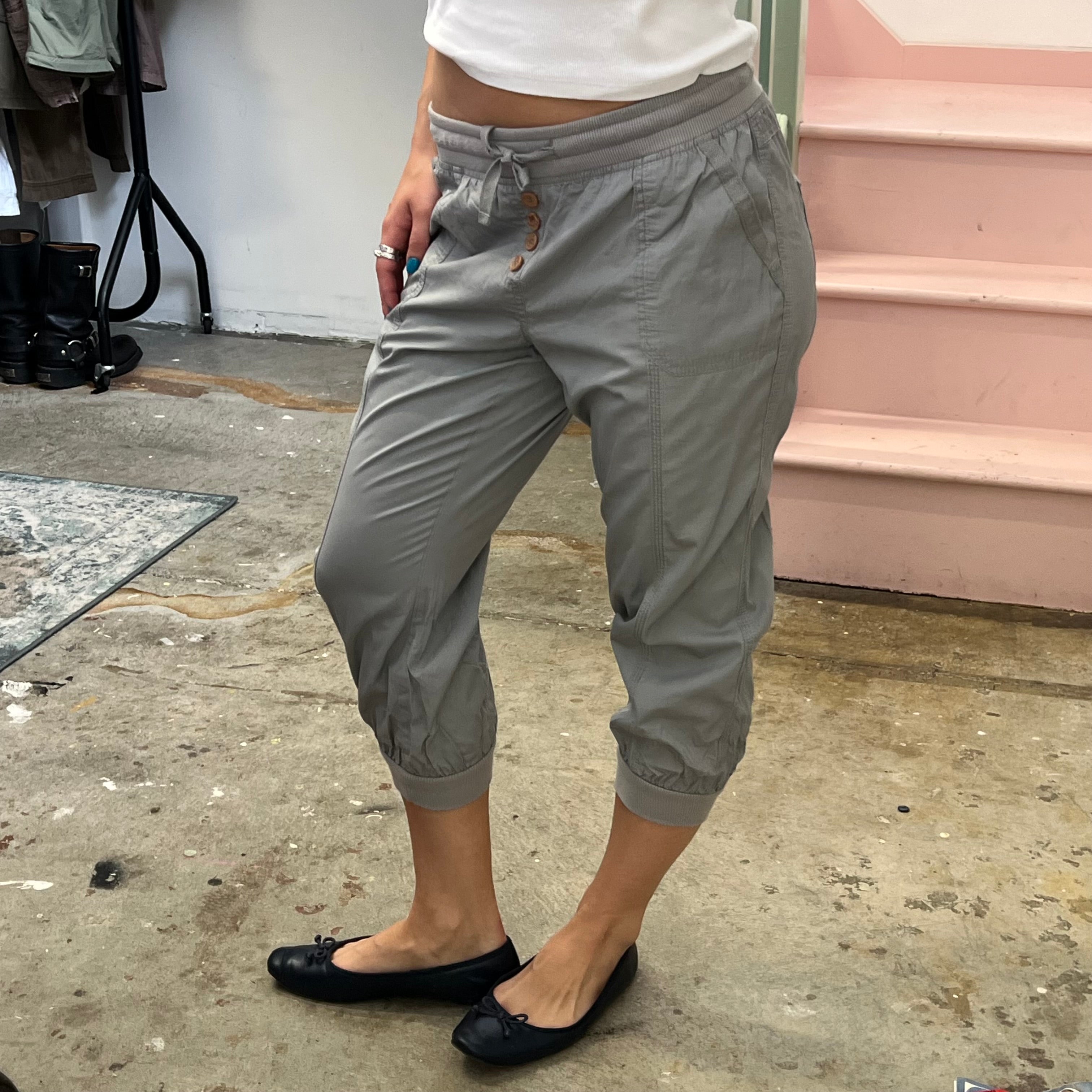 Grey bubble capris