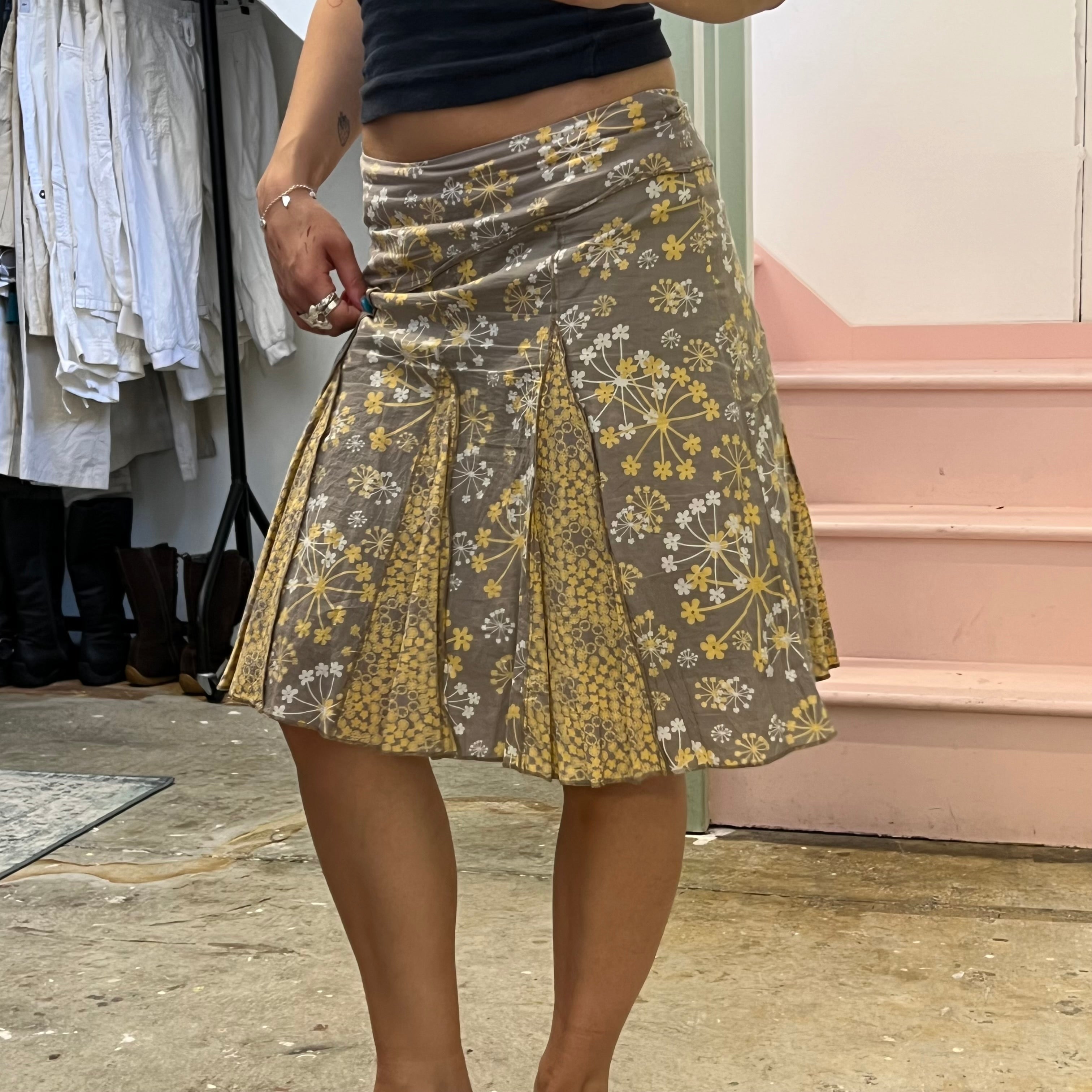 Grey and yellow floral pleated midi skirt