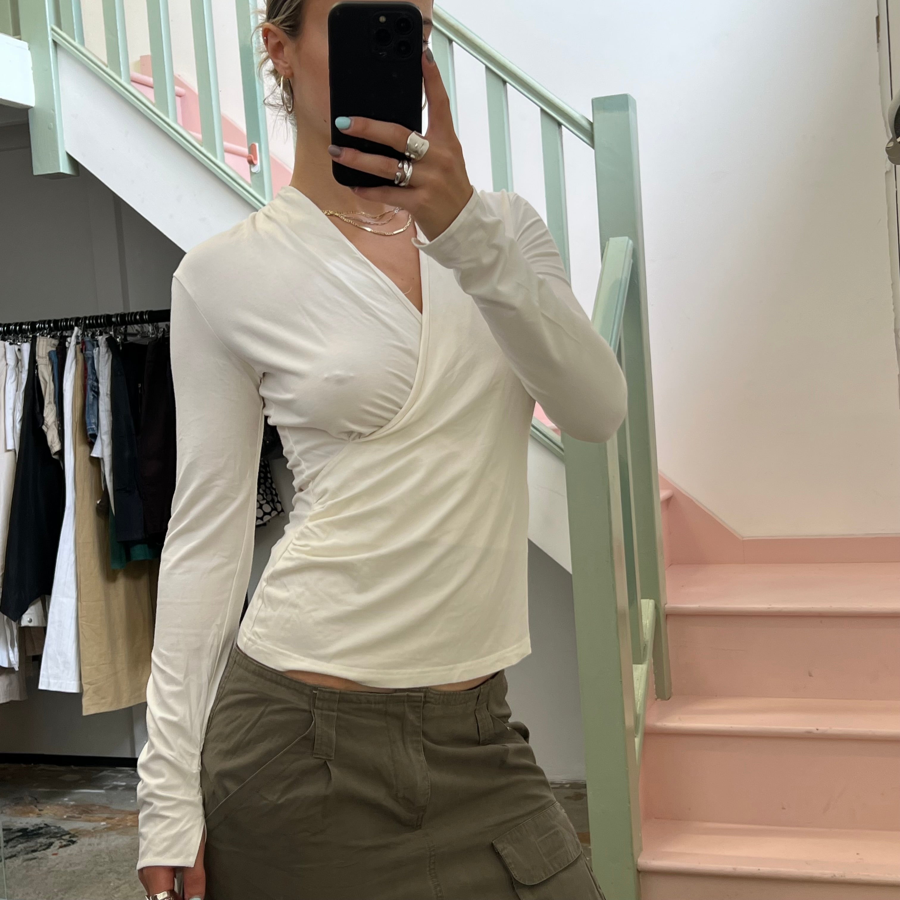 White fitted slouchy v neck top