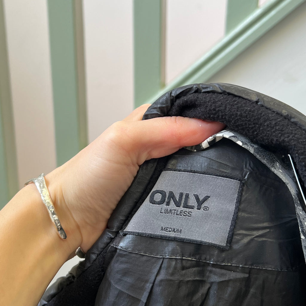 ONLY black utility puffer coat