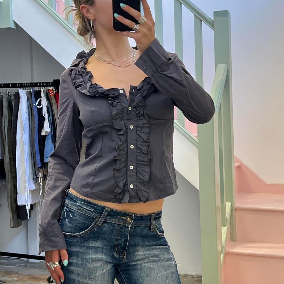 Grey fitted ruffle shirt