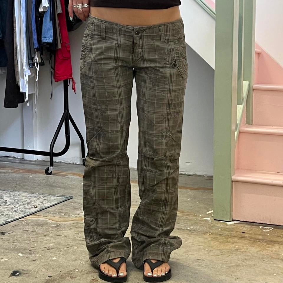 Khaki checkered low rise wide leg cargos