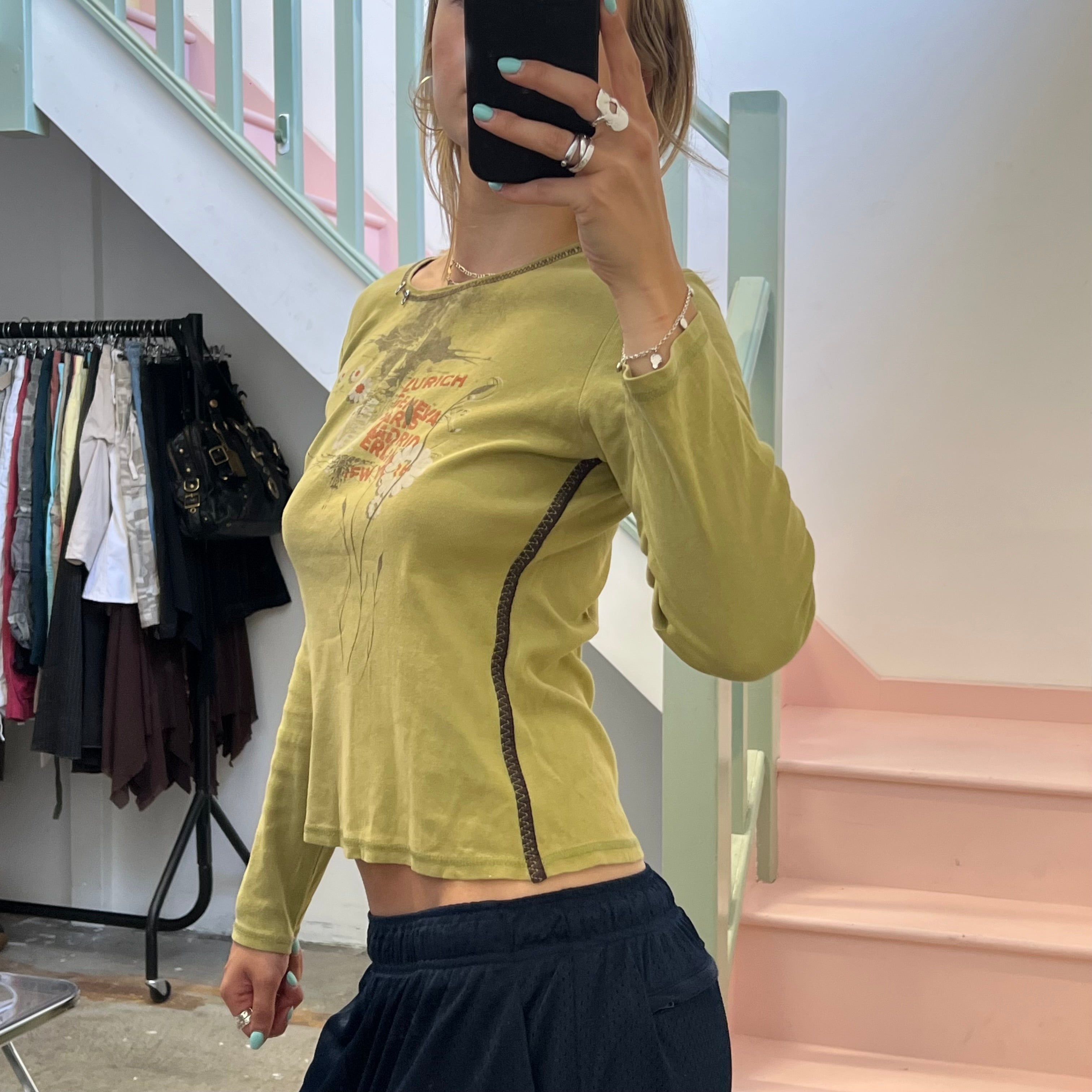 Green graphic print long sleeve top