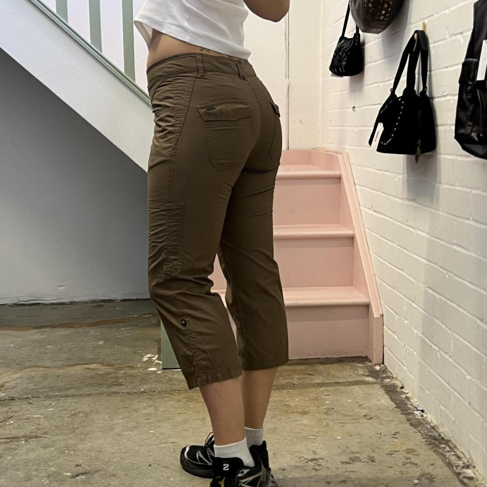 khaki brown low rise fitted vintage capri cargos