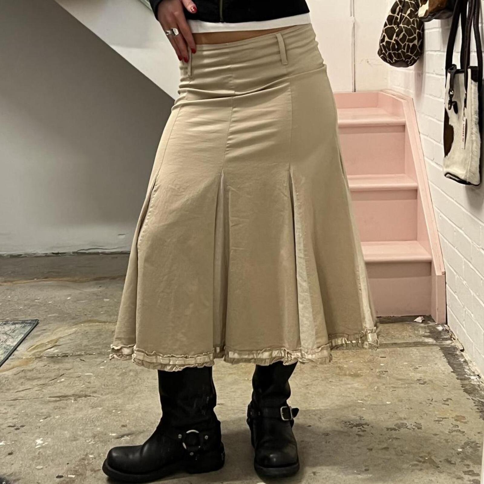 Cream low rise pleated vintage maxi skirt with embroidered panels