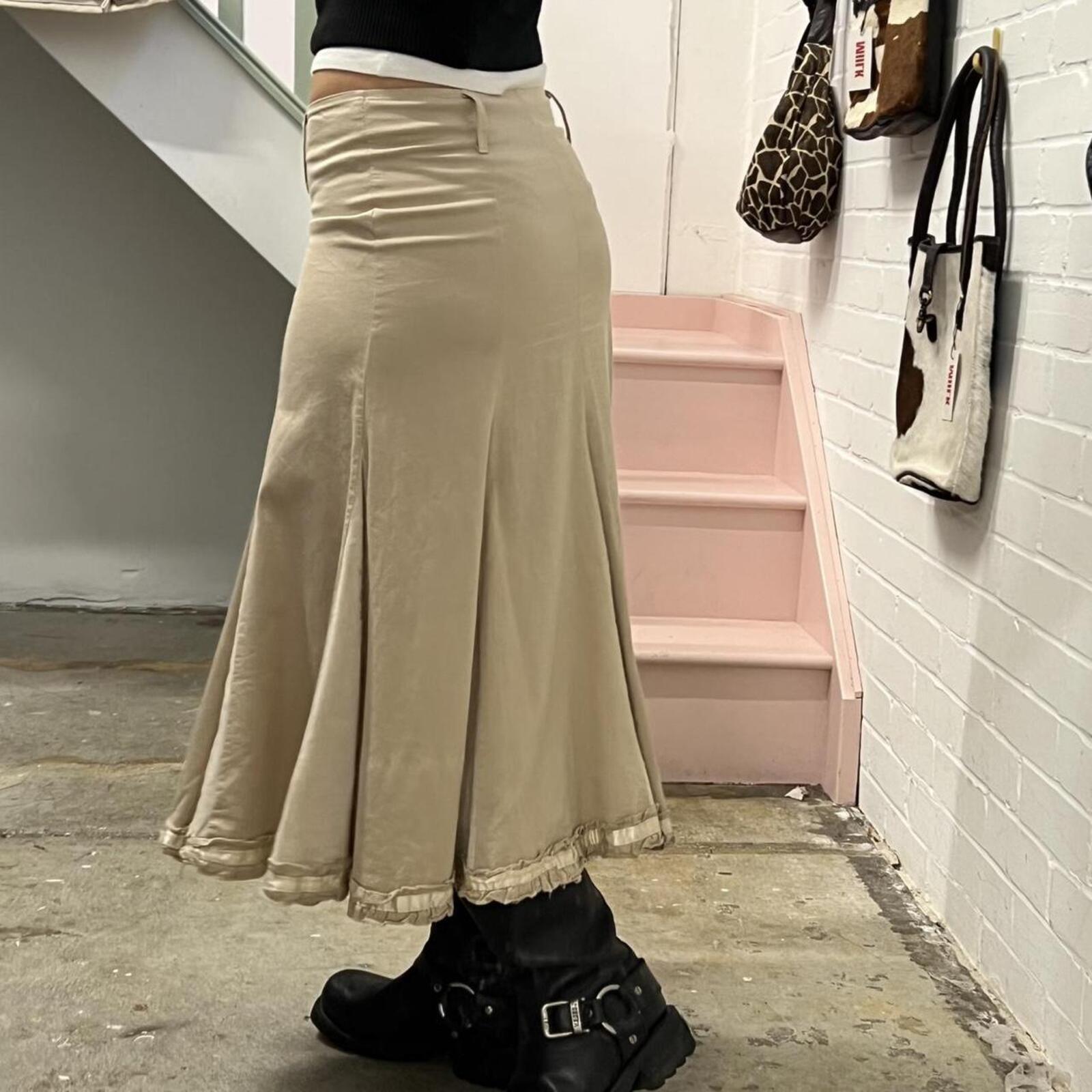 Cream low rise pleated vintage maxi skirt with embroidered panels