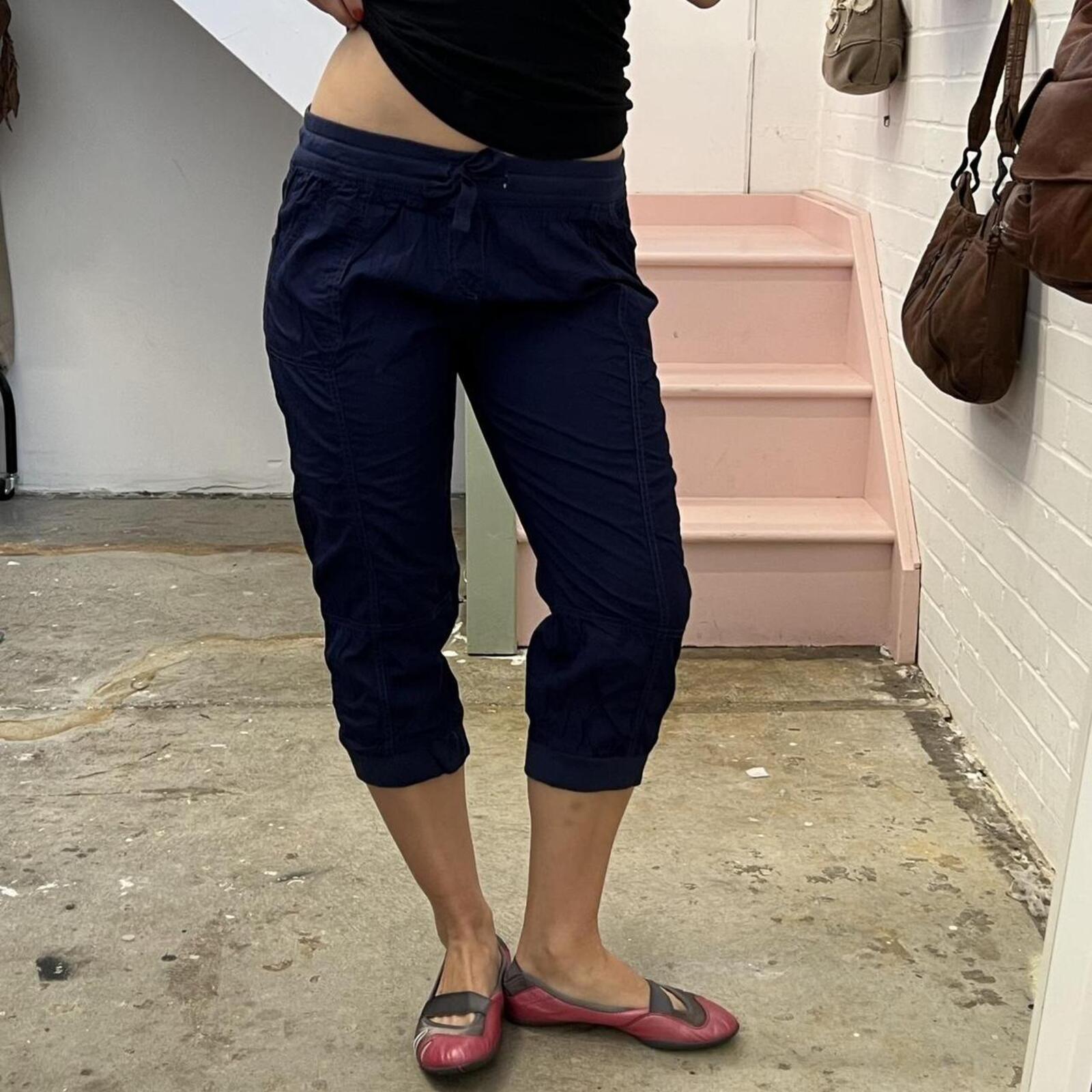 Navy ruched skinny low rise vintage cargo capris