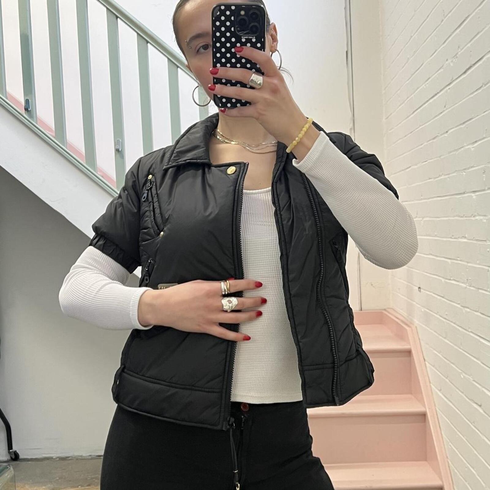 Yell short sleeve black vintage puffer jacket